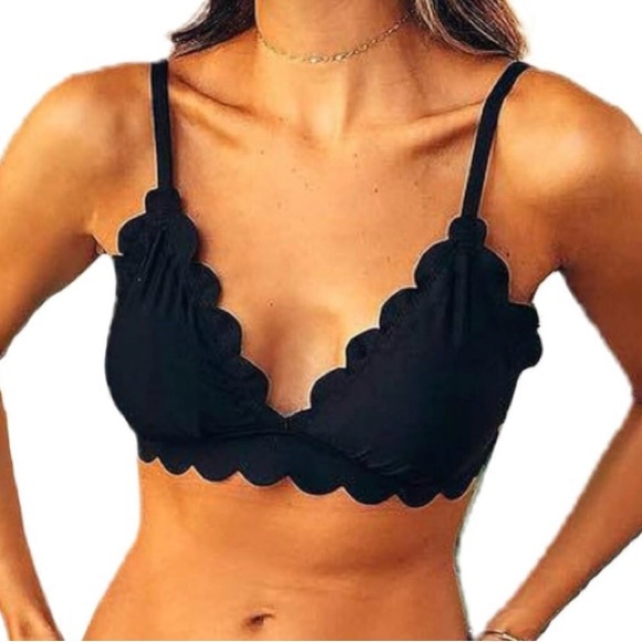 NWT Remidoo Scalloped Edge Bikini Top - Picture 1 of 9
